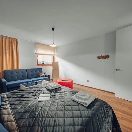 Marvel 2bd In Modern With Cozy Terrace