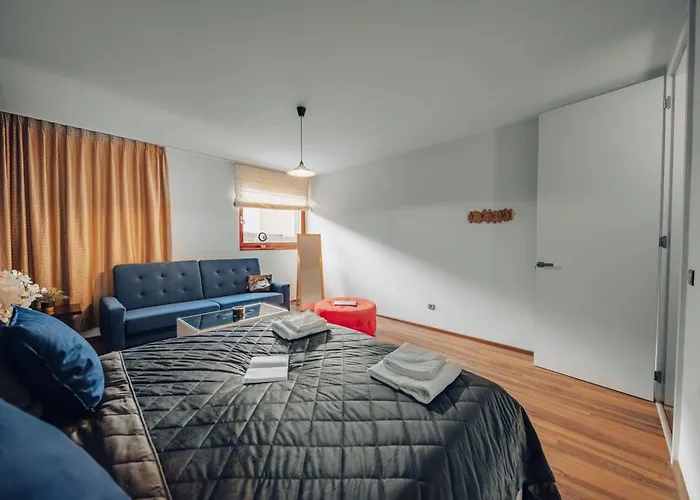 Marvel 2bd In Modern With Cozy Terrace