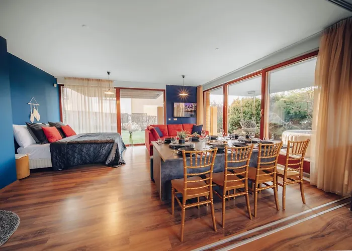 Marvel 2bd In Modern With Cozy Terrace