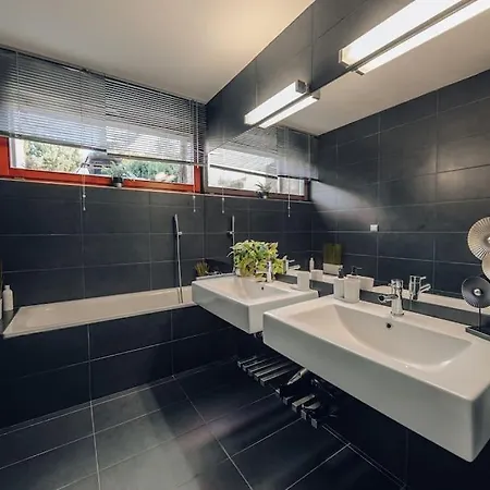 Апартаменты Marvel 2bd In Modern With Cozy Terrace